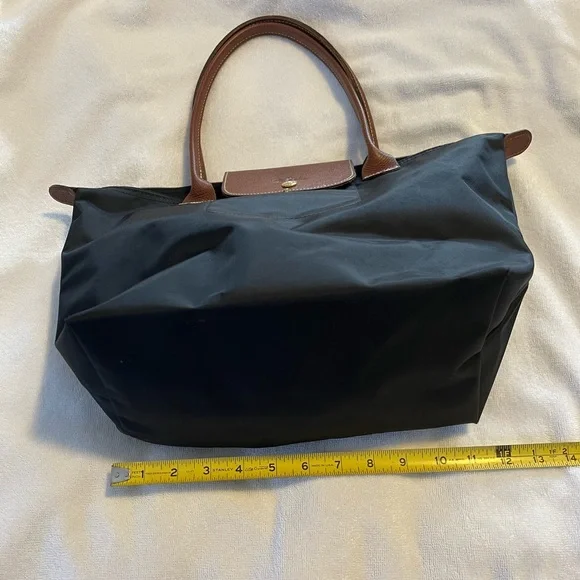 Longchamp LePliage Black Medium Tote - Picture 7 of 13